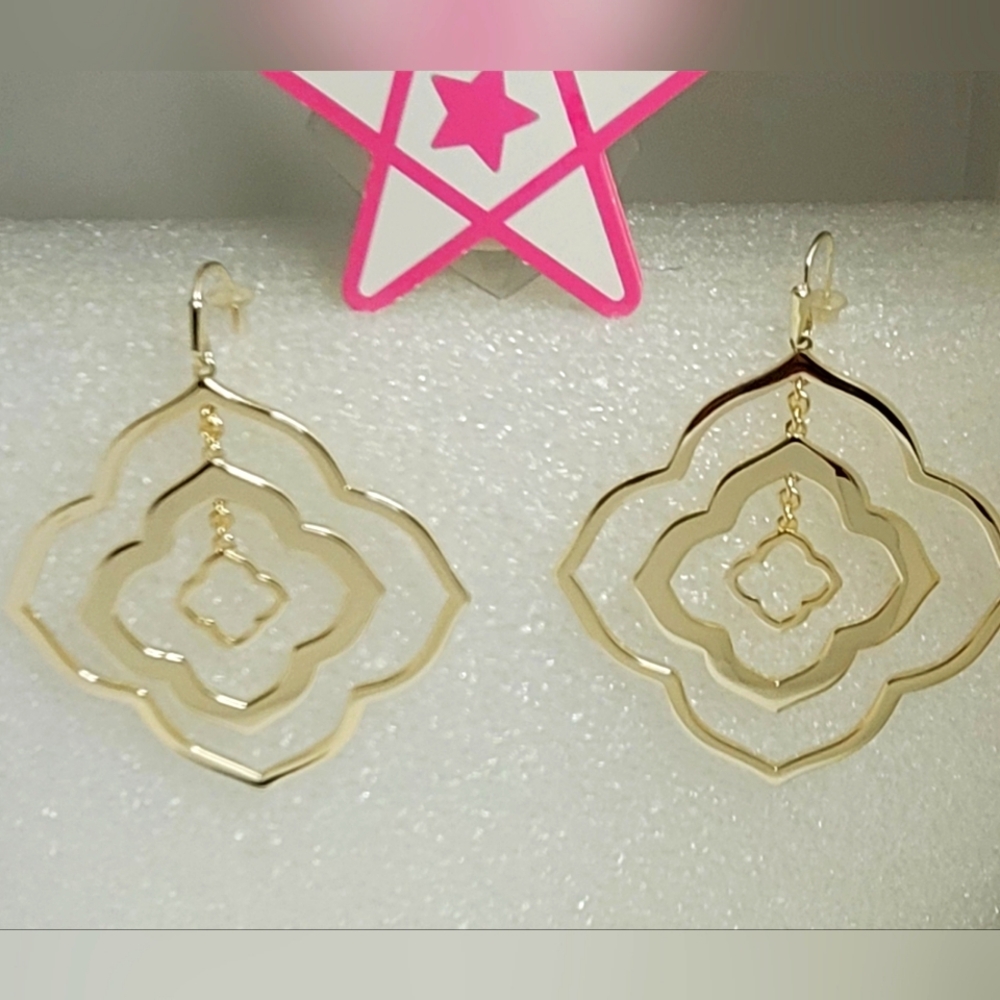Kendra Scott Darenda Drop Earrings in Gold